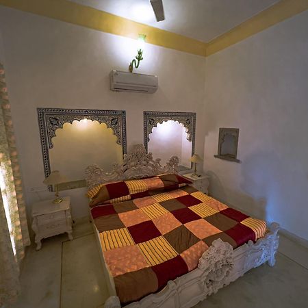 Hotel Castle Bijaipur Bagian luar foto