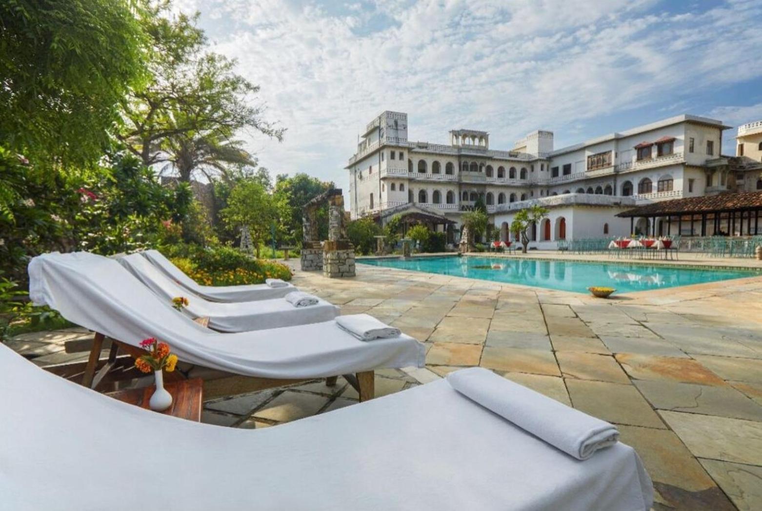 Hotel Castle Bijaipur Bagian luar foto