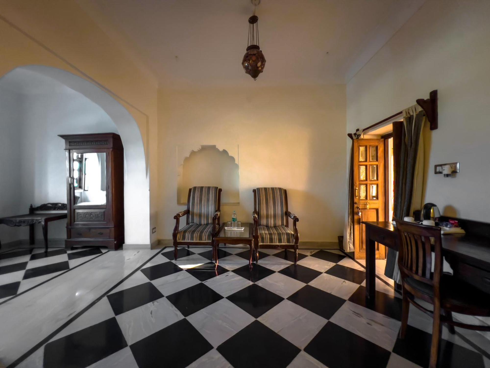 Hotel Castle Bijaipur Bagian luar foto