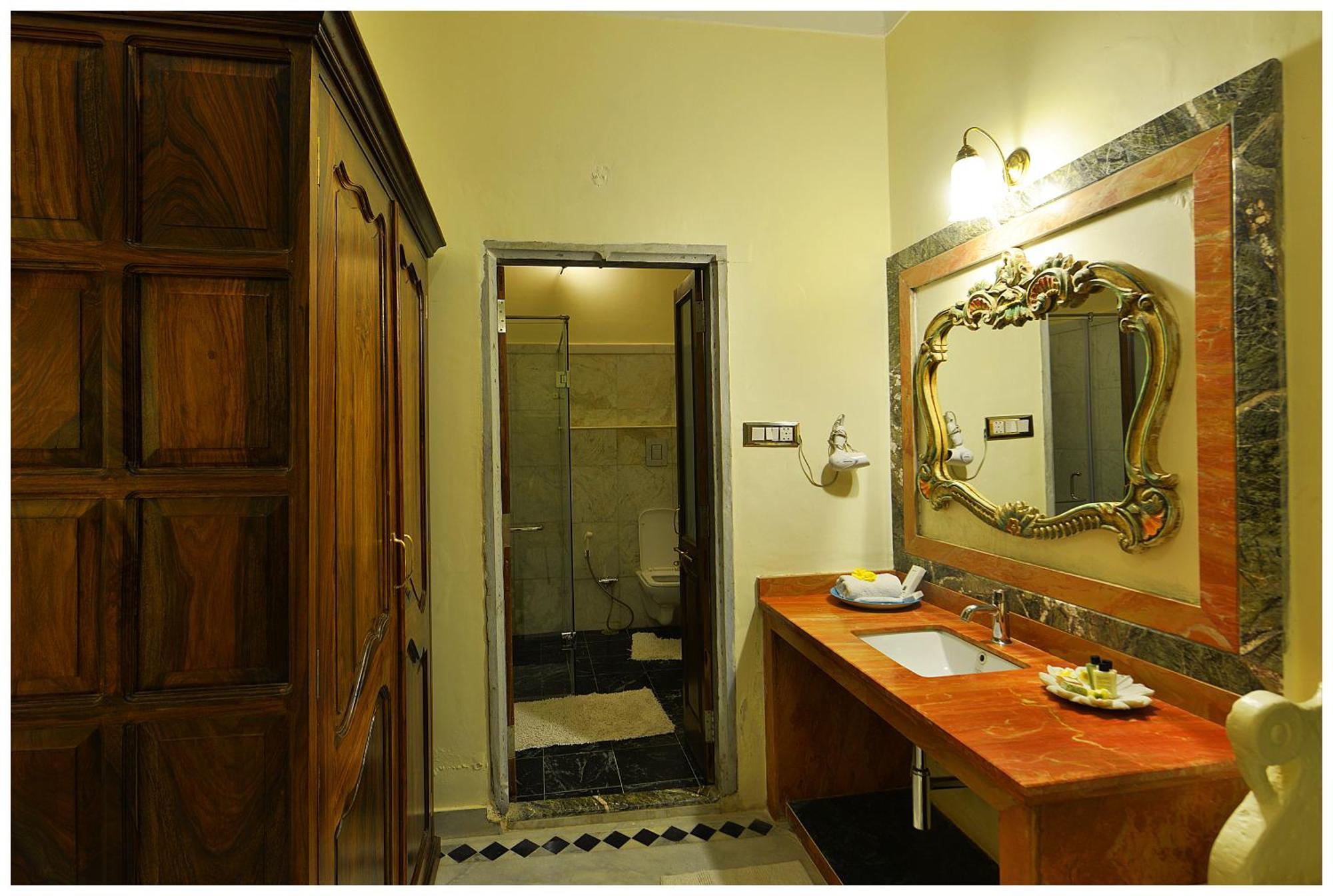 Hotel Castle Bijaipur Bagian luar foto