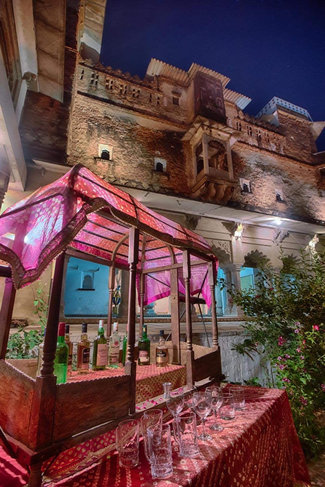 Hotel Castle Bijaipur Bagian luar foto