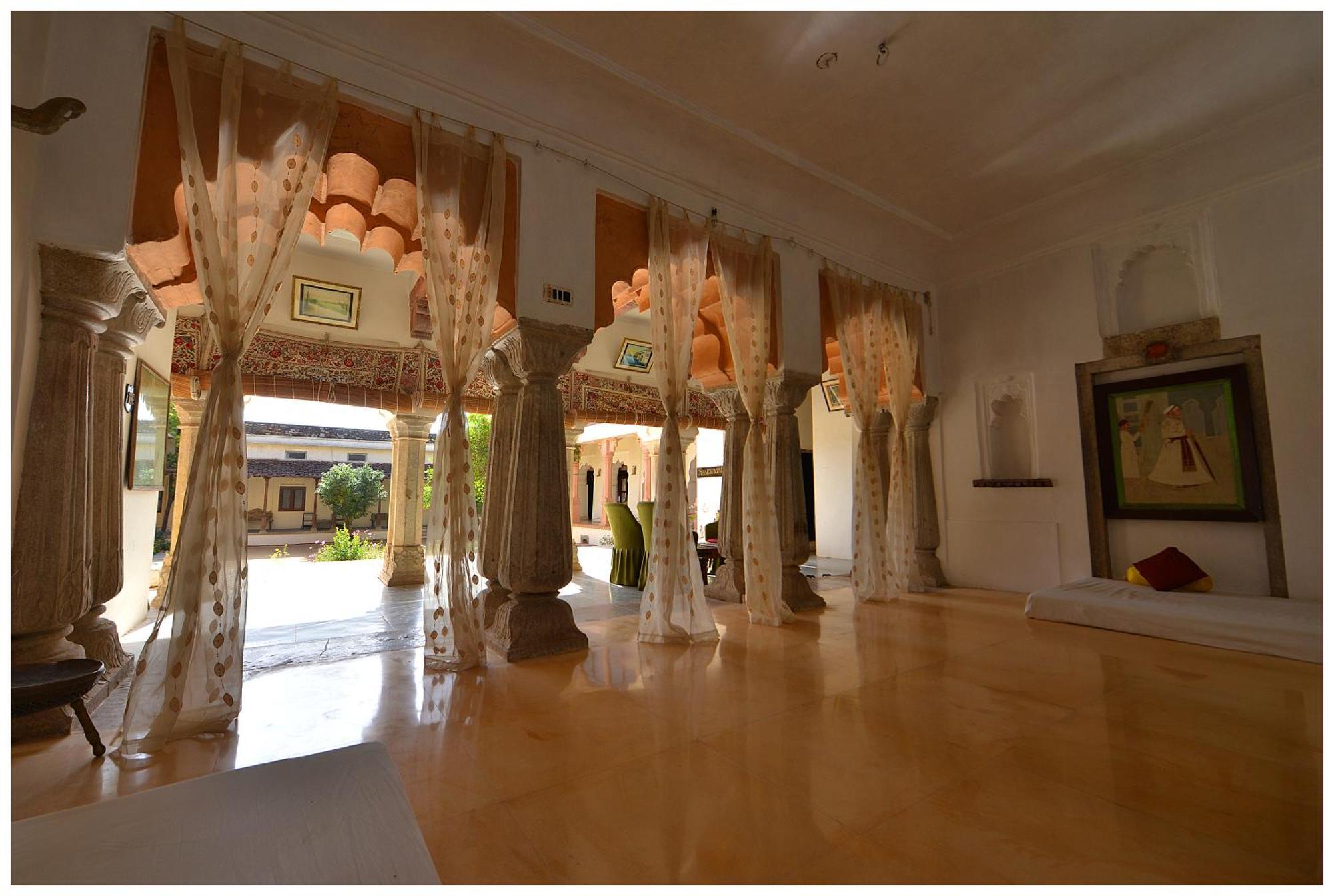 Hotel Castle Bijaipur Bagian luar foto