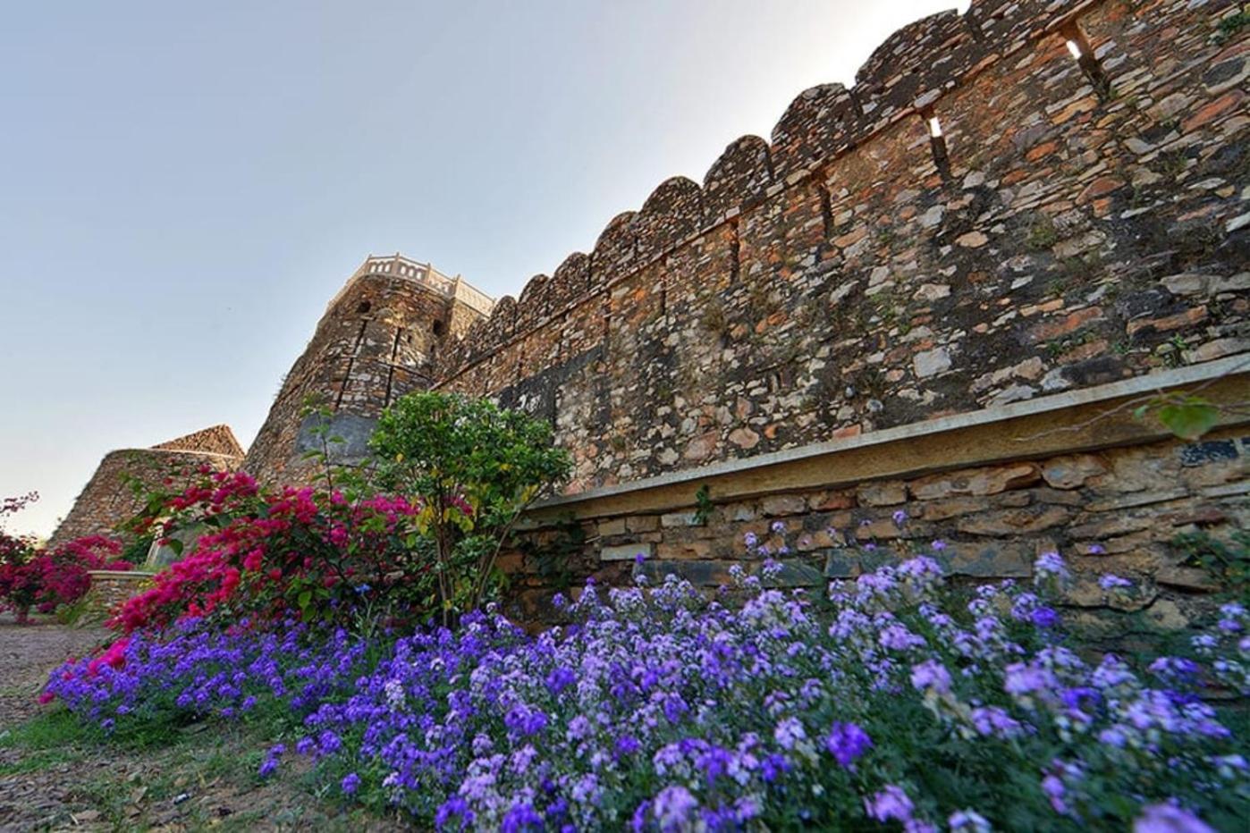 Hotel Castle Bijaipur Bagian luar foto