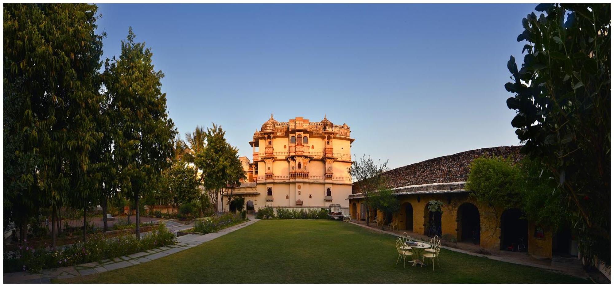 Hotel Castle Bijaipur Bagian luar foto