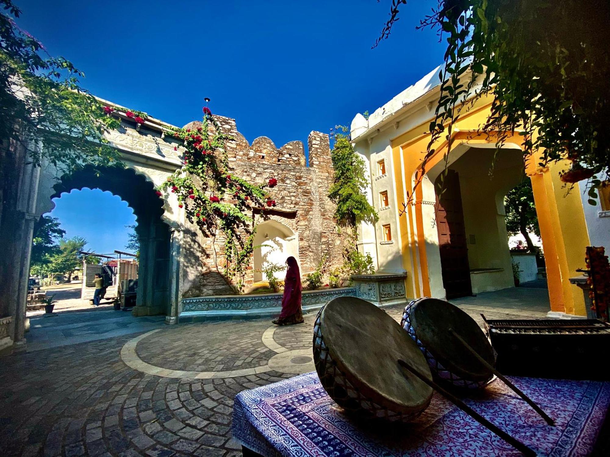 Hotel Castle Bijaipur Bagian luar foto